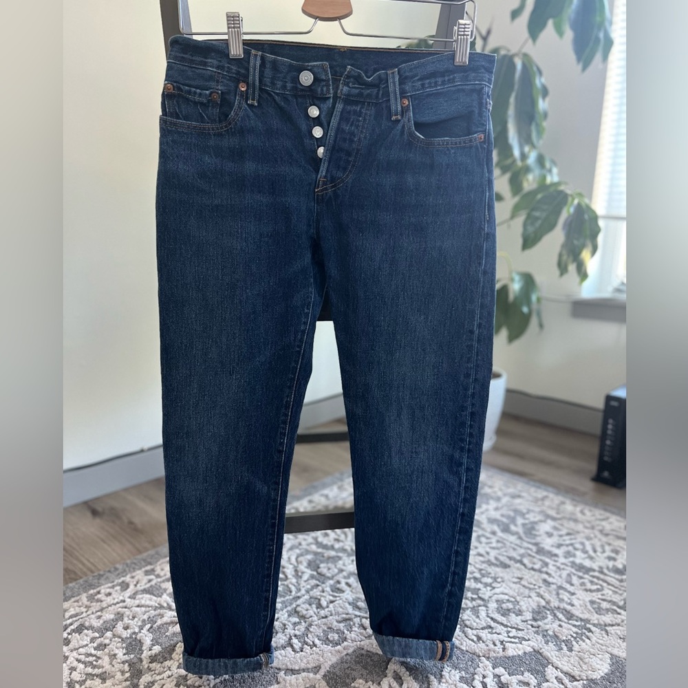 501 women’s Levi pants